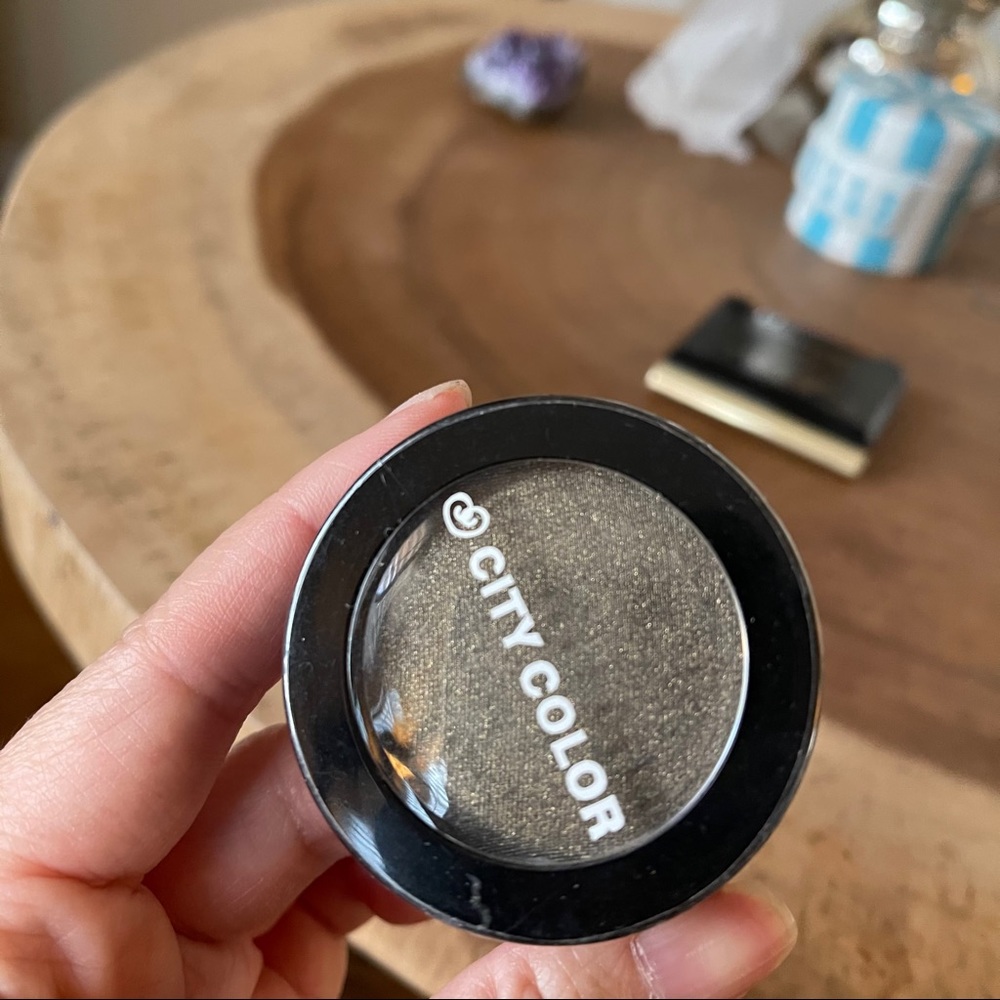 Makeup Bundle - Picture 9 of 11